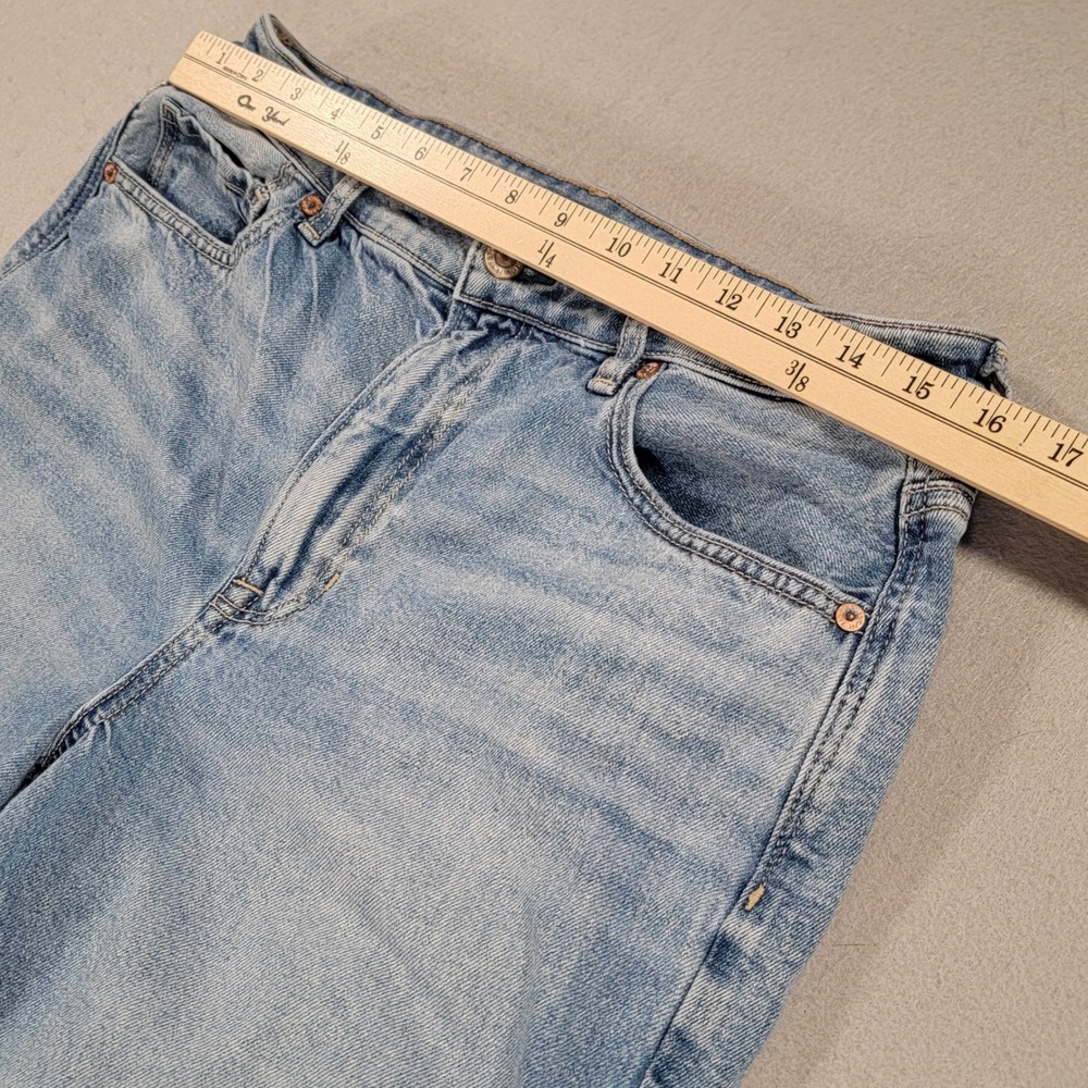 American Eagle Mom Jeans Distressed Ripped Light Wash Denim Women's 12 Short - Picture 6 of 10